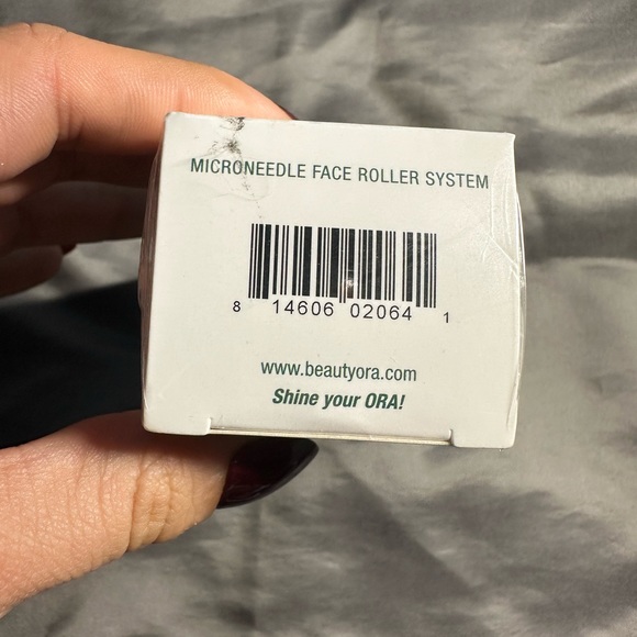 ORA Facial Microneedle Roller System Advanced Therapy - Picture 6 of 6